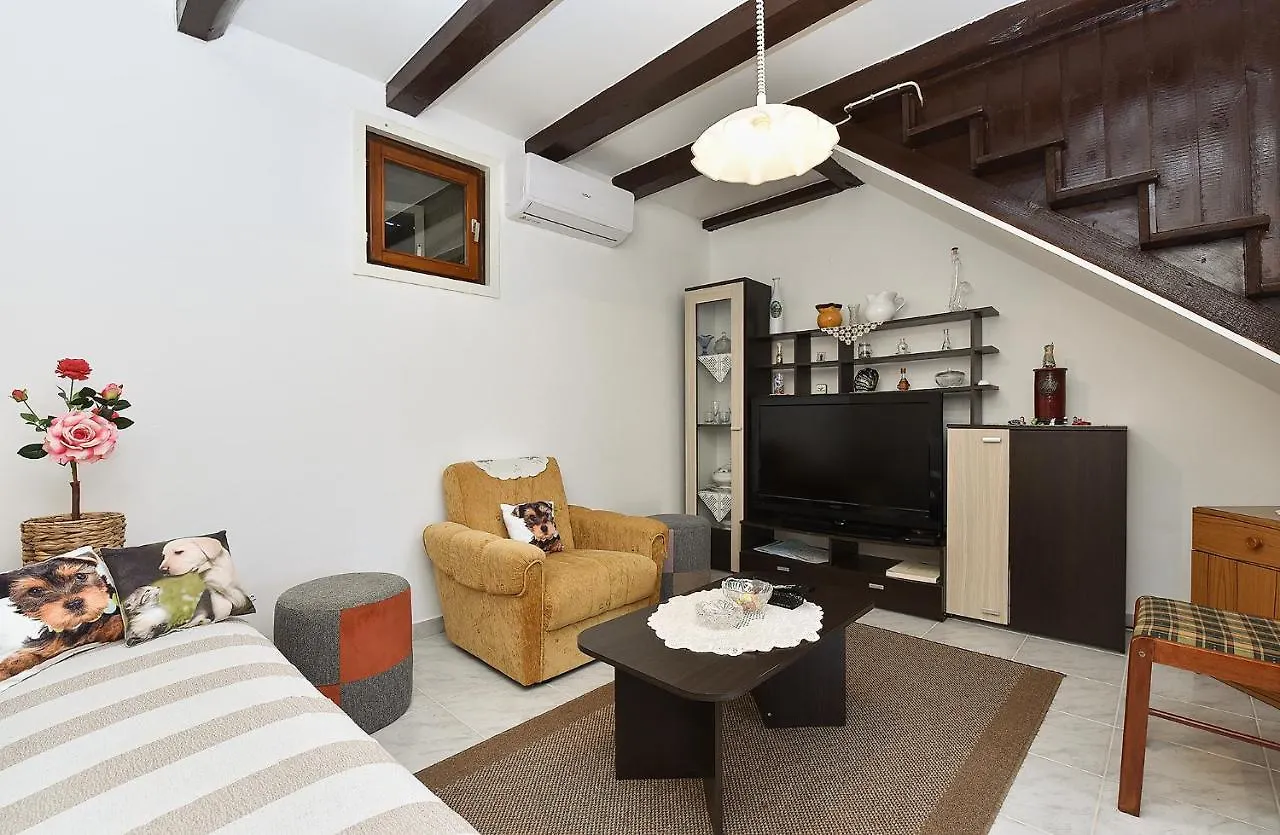 House Smoljanci 1009 Villa 0*,