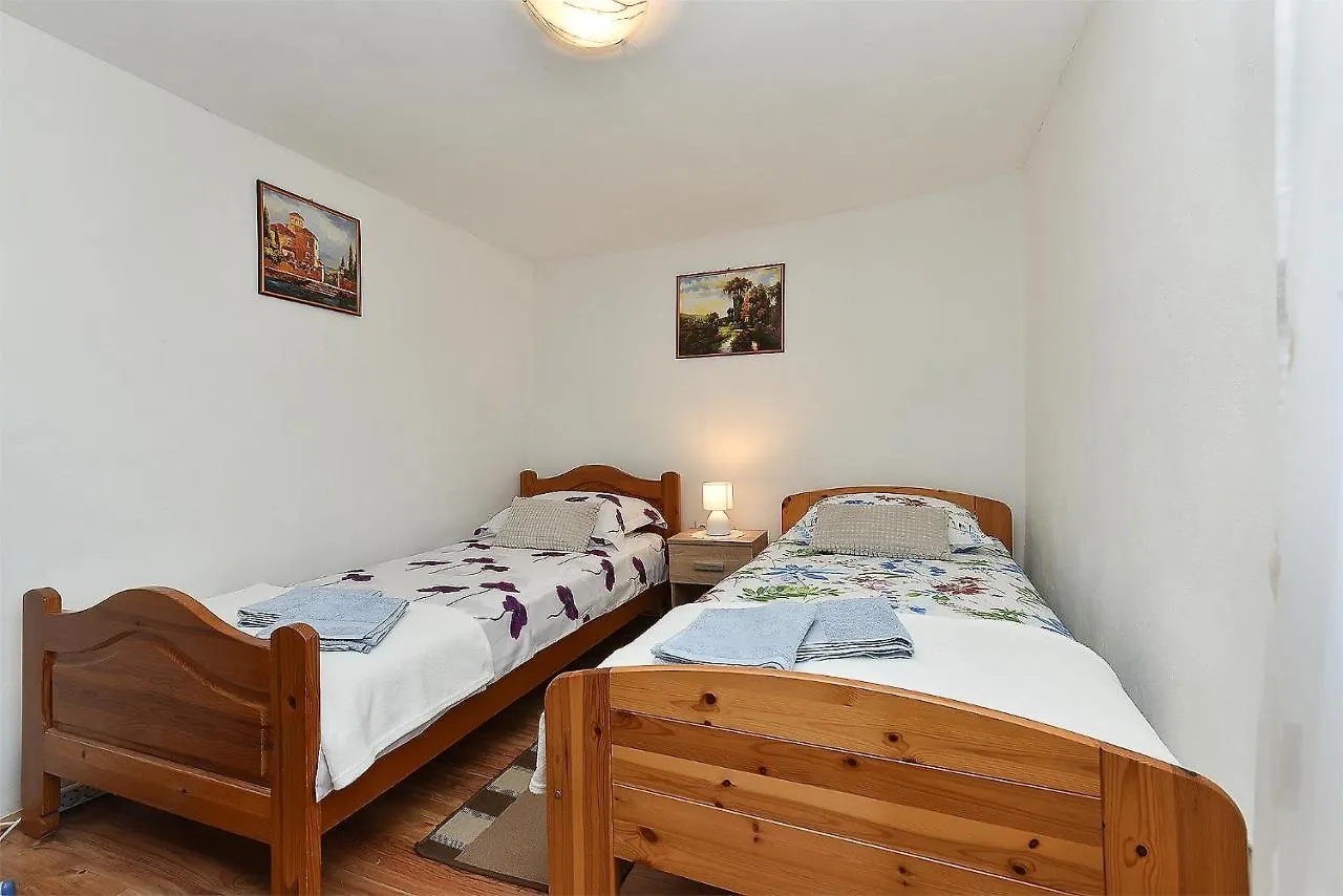 House Smoljanci 1009 Villa Holiday home