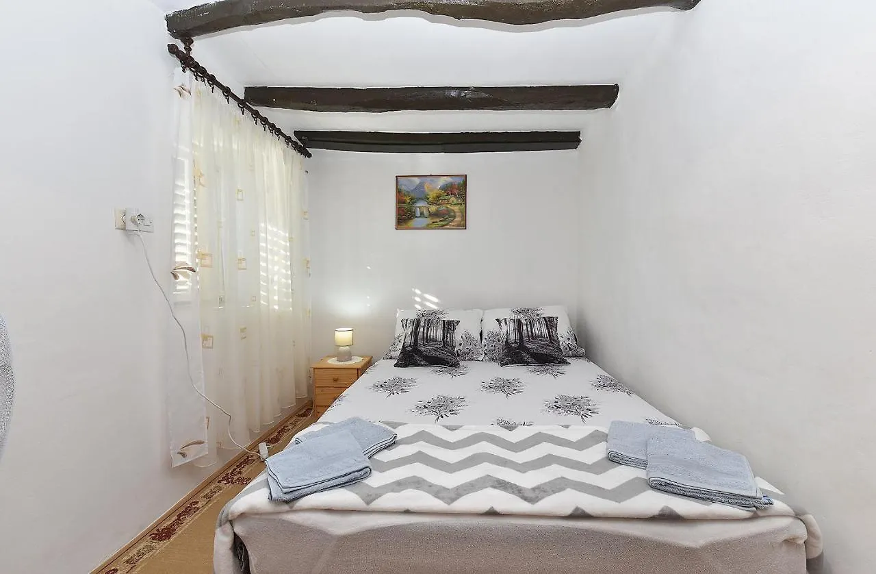 House Smoljanci 1009 Villa Holiday home