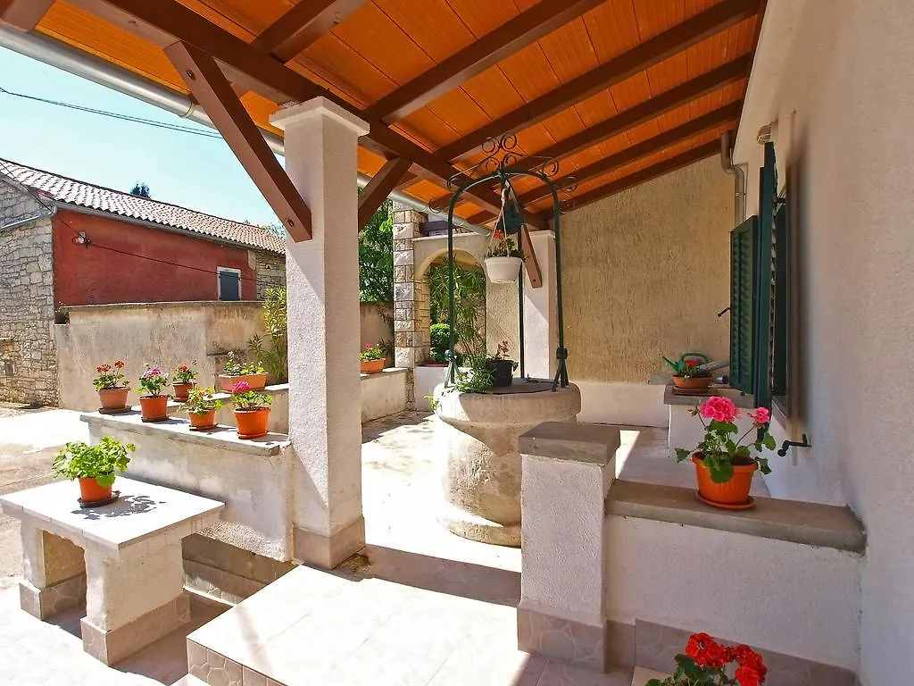 Willa House Smoljanci 1009