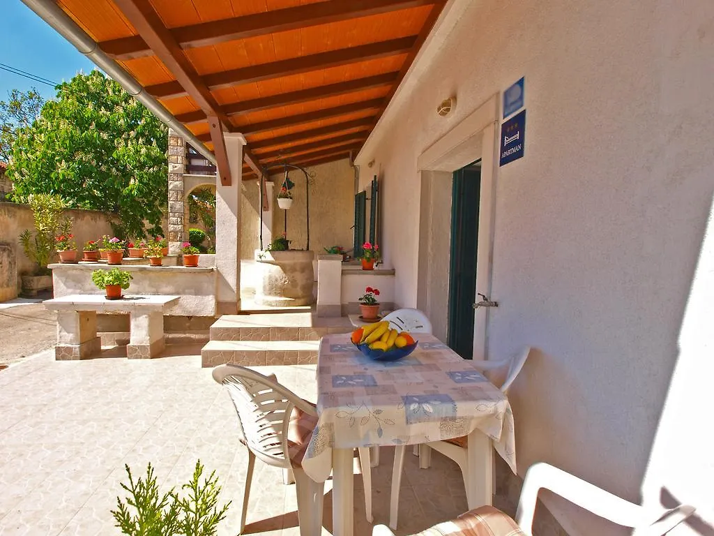 Willa House Smoljanci 1009