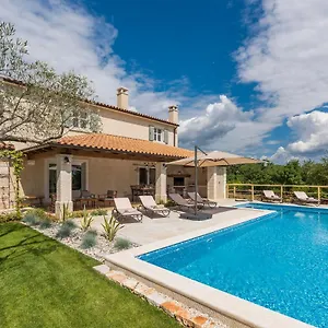 Villa-osmium Smoljanci